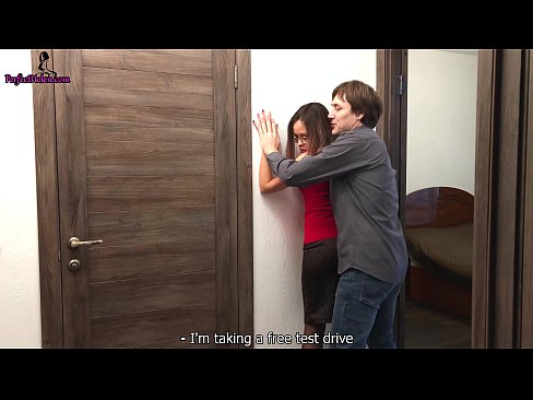 ❤️ 性感的房地产经纪人在出售她的公寓时性感地撸起了她的阴部并进行性交 - Krempai ❤️ Hard porn❌️❤